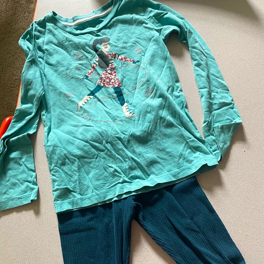 Tea Collection ice skater set